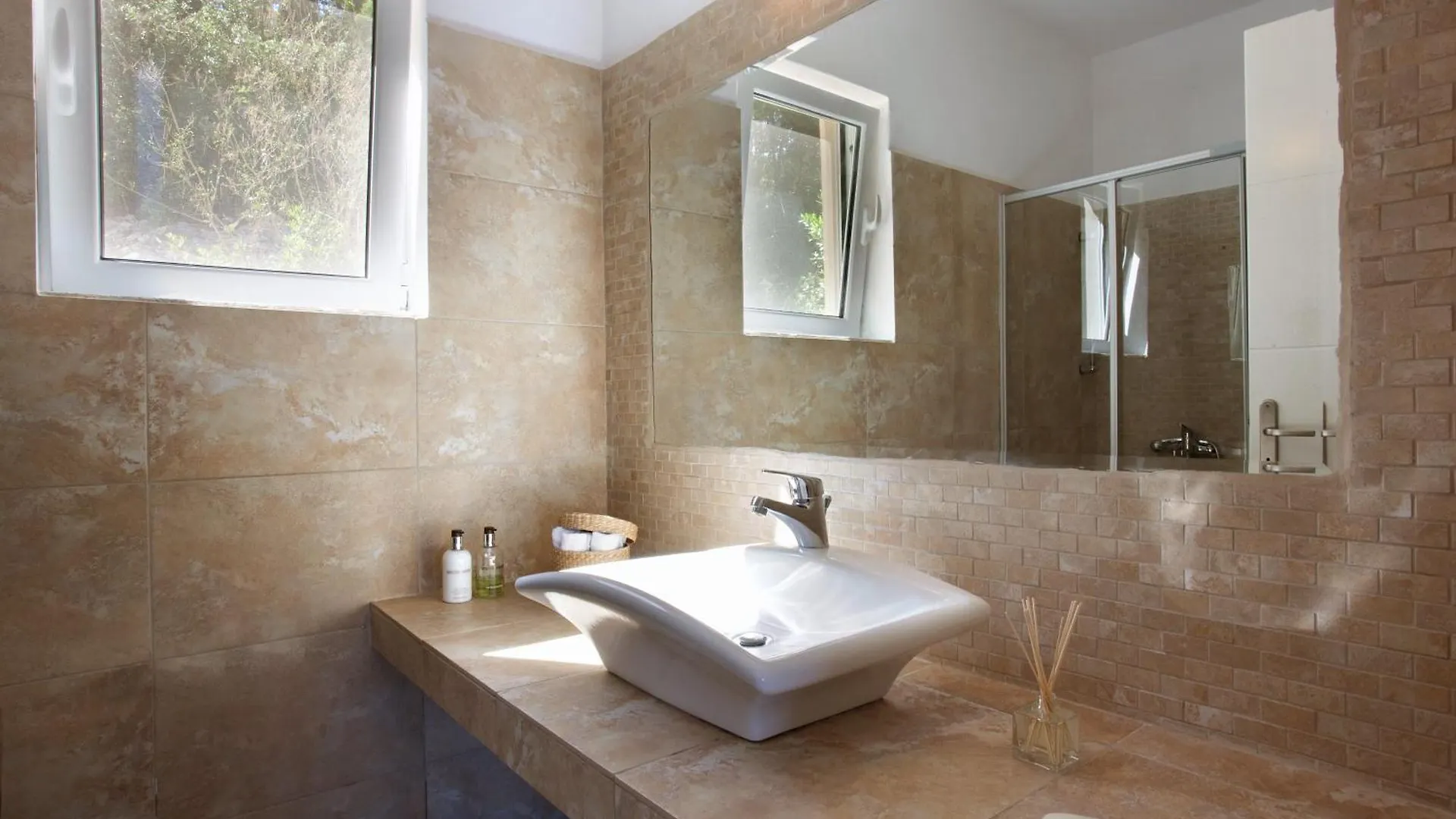Galini Luxury Summer Retreat فيسكاردو
